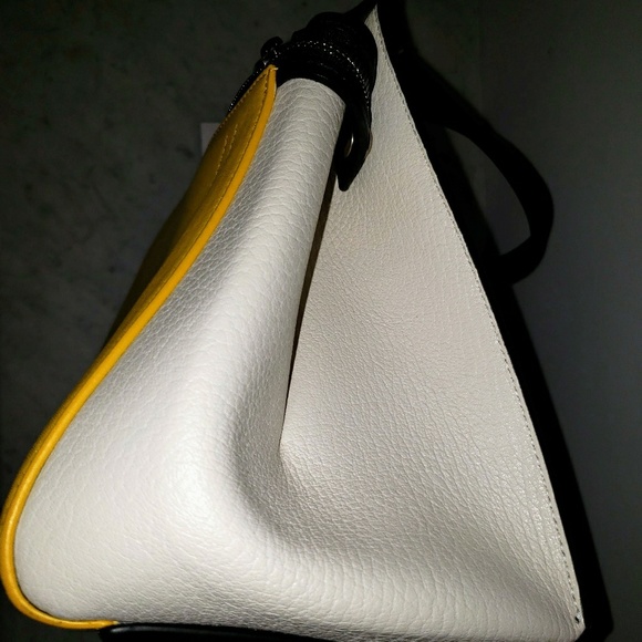 Celine Edge Large - Picture 6 of 8